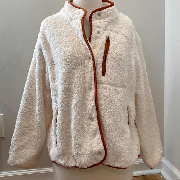 Universal Thread Tops Universal Thread White Super Soft Fuzzy